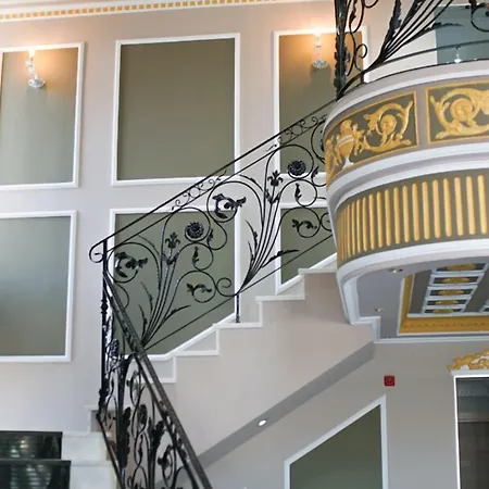 Hotel Agnes Deluxe 3*