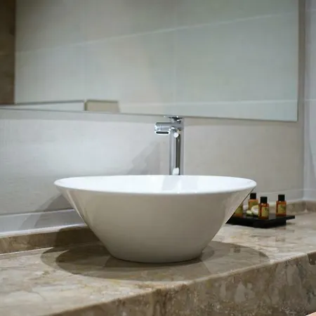 Hotel Agnes Deluxe 3*