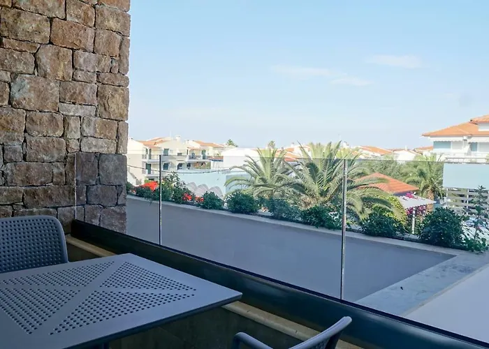 Agnes Deluxe Hotel