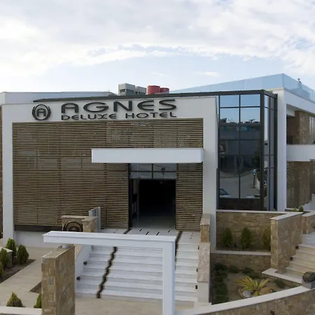 Agnes Deluxe מלון