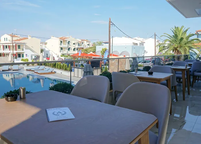 Agnes Deluxe Hotel